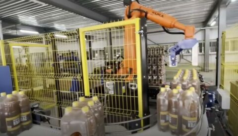 Роботизированная укладка ПЭТ-бутылок